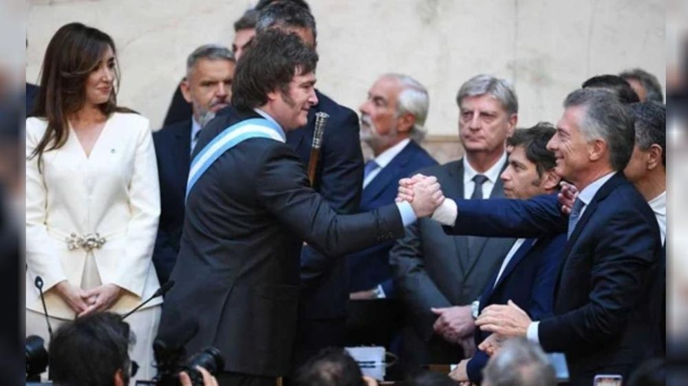 Javier Milei Mauricio Macri.jpg