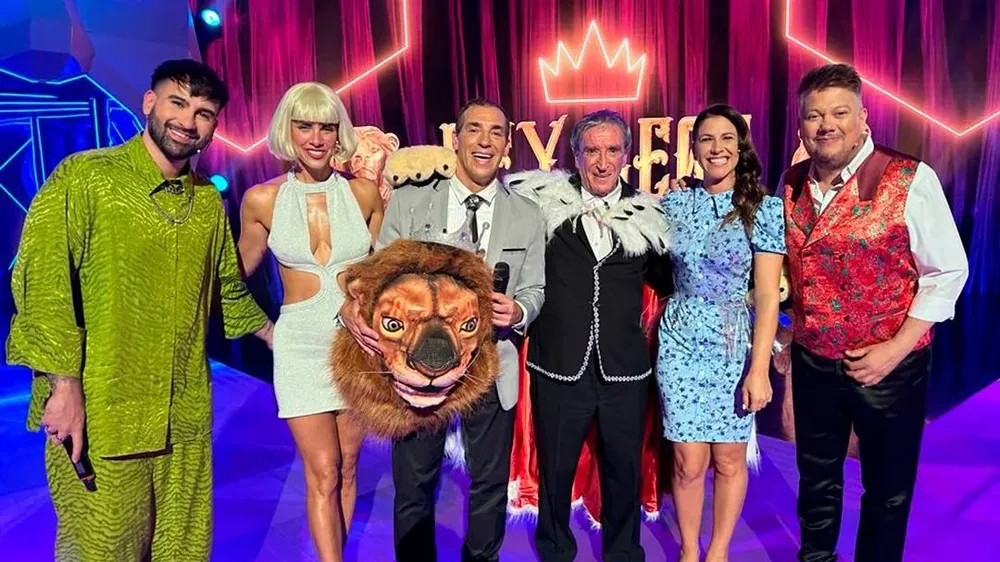 Cacho, Maxi y el jurado de La Máscara