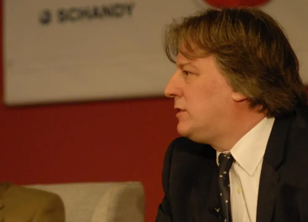 El ministro de Ecnomía busca inversiones en España