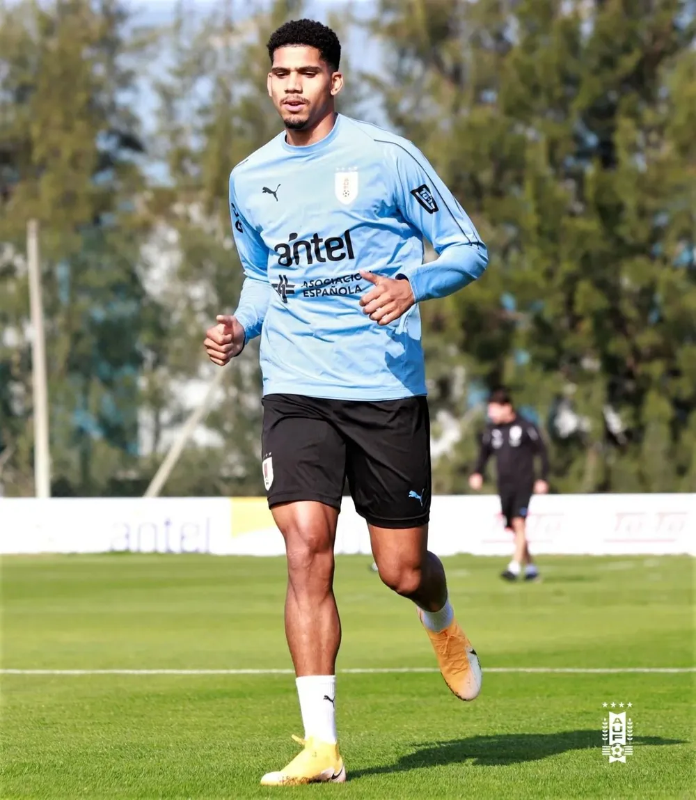 Araujo tendrá para un tiempo de recuperación