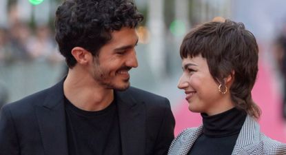 Úrsula Corberó y el argentino Chino Darín se convierten en padres por primera vez, con misterio y un cambio de planes