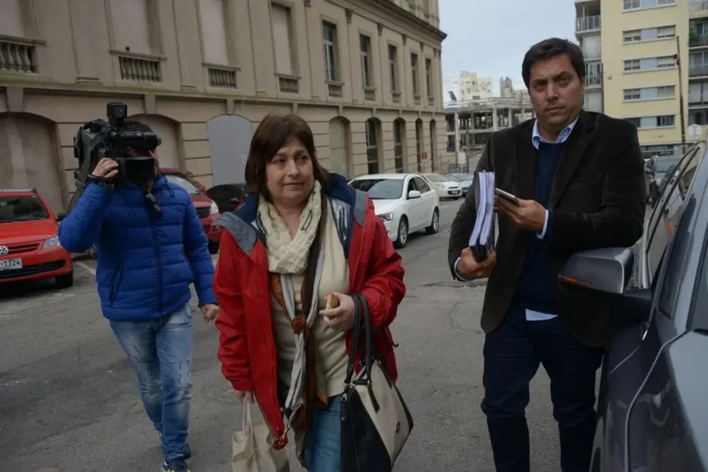 La denuncia que presentó la diputada argentina Graciela Ocaña menciona a bancos locales