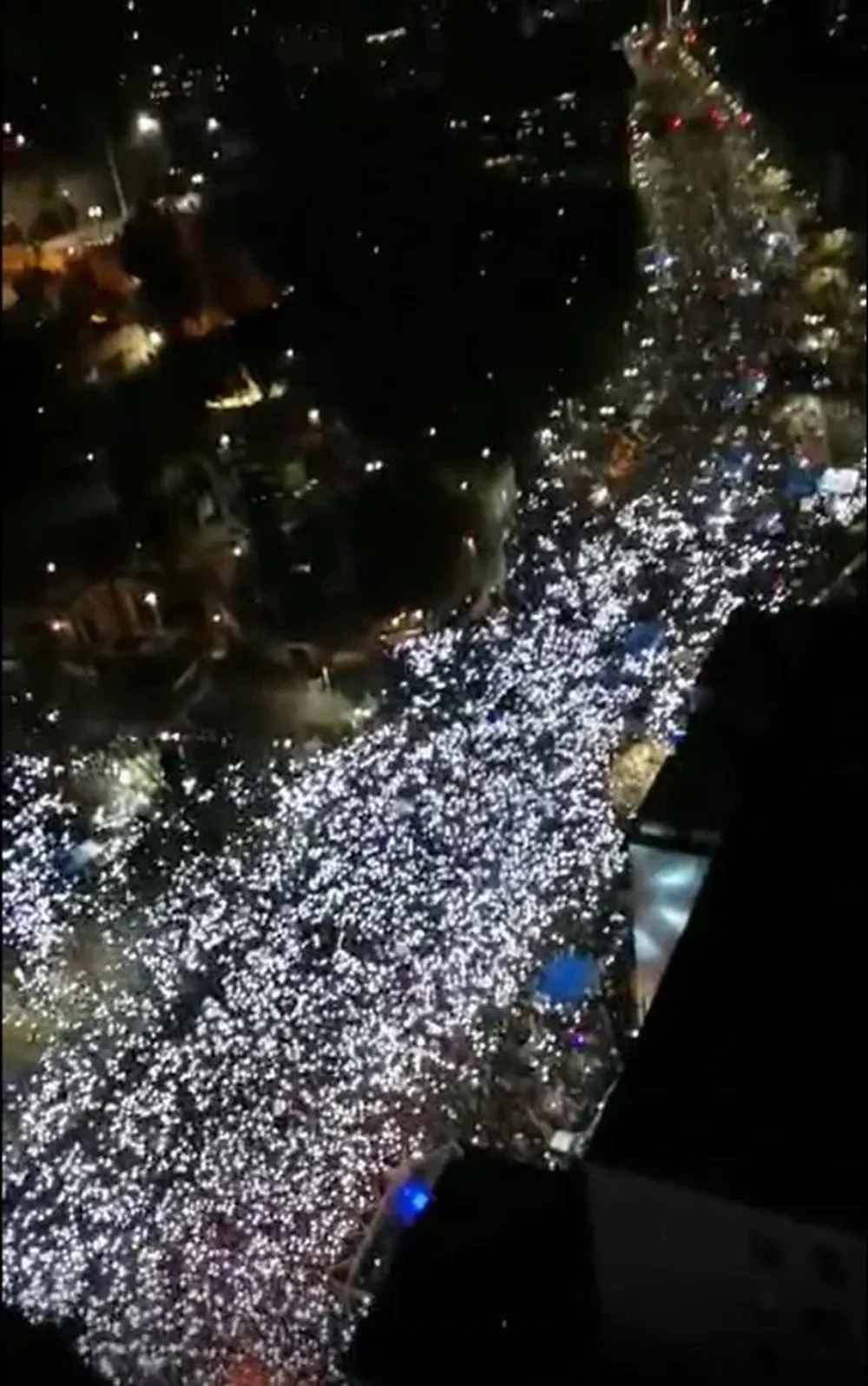 Unas 500.000 personas marcharon en la noche del jueves en aprobación del plebiscito constitucional