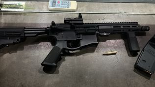 Adolescente de 14 años fue detenido con un rifle de asalto AR-15, dos cargadores y 14 balas: será internado en Inisa