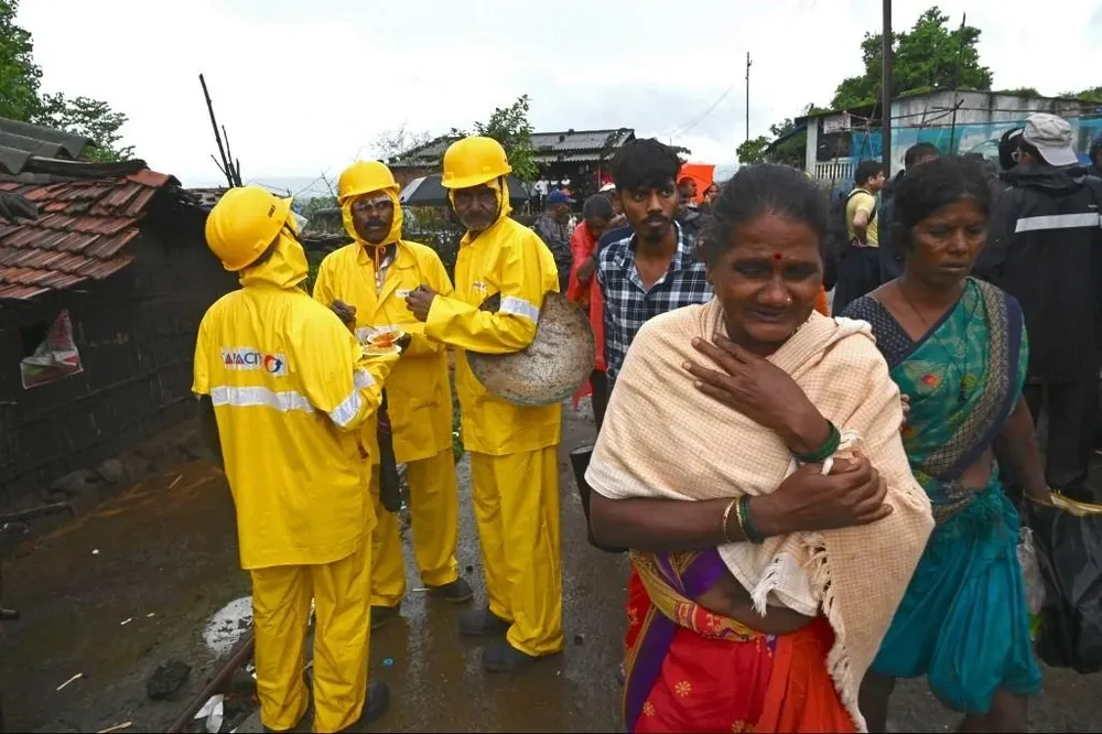 Rescatistas voluntarios afirman que, según sus cálculos, habría entre 60 y 70 cadáveres en el lugar de los hechos