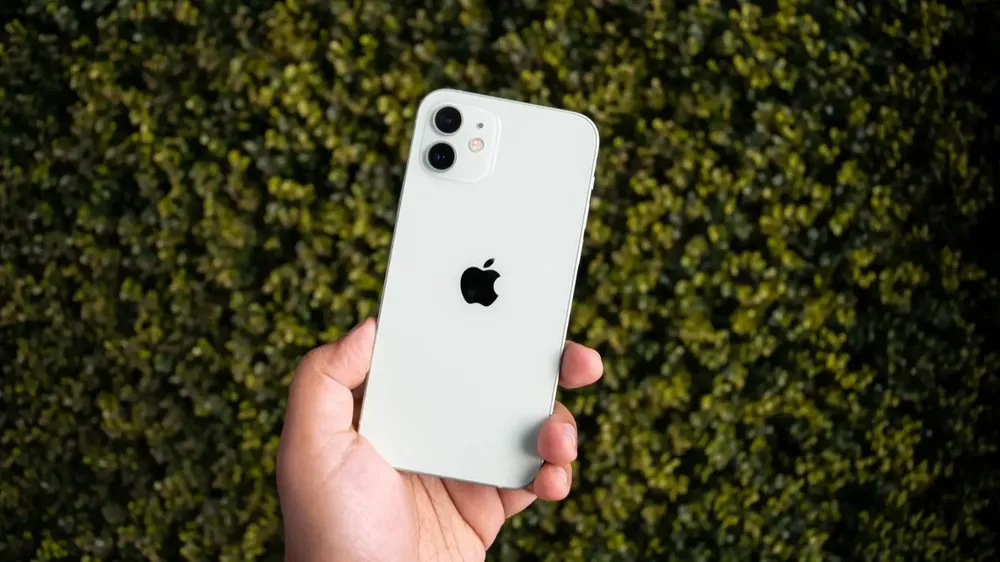 Los iPhone 12 bajo la lupa por superar límites de emisiones