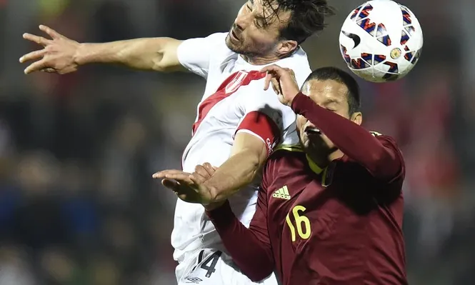 Perú empató y clasificó segundo, Colombia por la ventana y va con Argentina