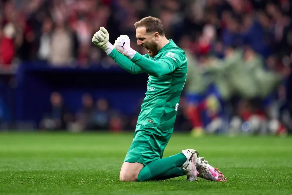 Oblak en rueda de prensa.