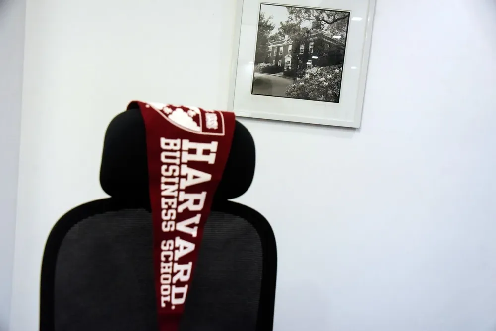 Universidad de Harvard.