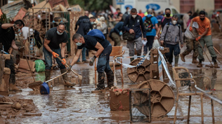 A un mes de la DANA tráfica en Valencia: 222 muertos, desolación, angustia y una ayuda que no llega