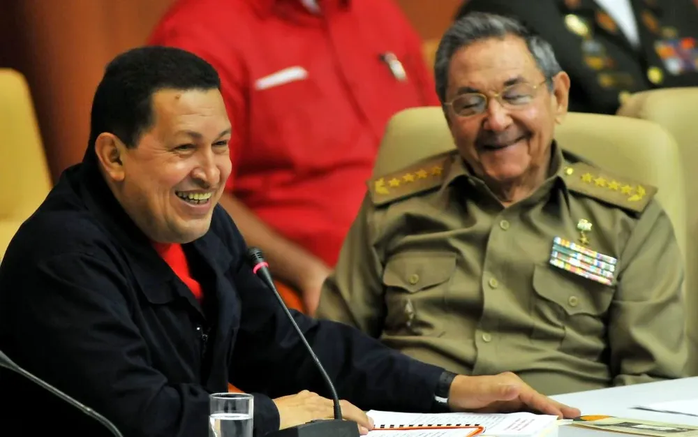 Hugo Chávez y Raúl Castro.
