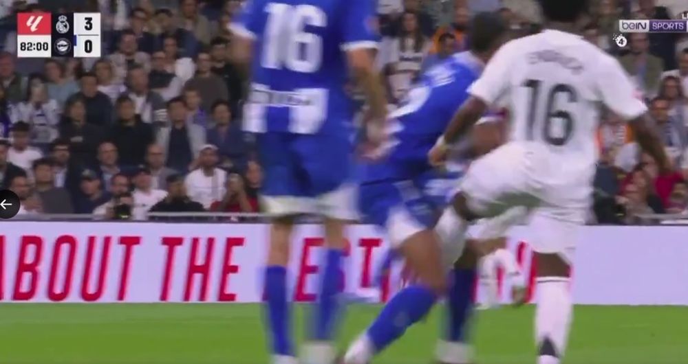 El patadón a los genitales del uruguayo Mouriño que pegó Endrick&nbsp;