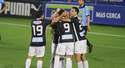 Festejo de Cerro al ganarle a Uruguay Montevideo