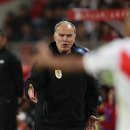 Marcelo Bielsa, técnico de la selección de Uruguay en el partido contra Perú