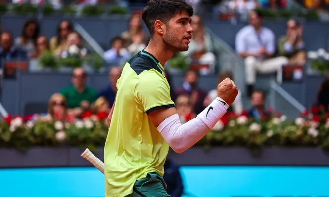 Alcaraz sigue a paso firme.