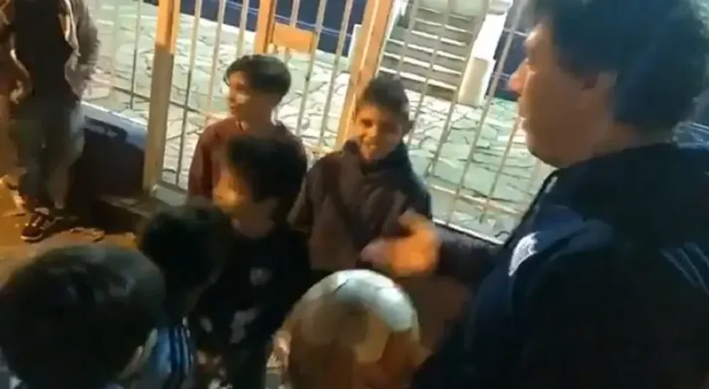 Carrasco con los niños