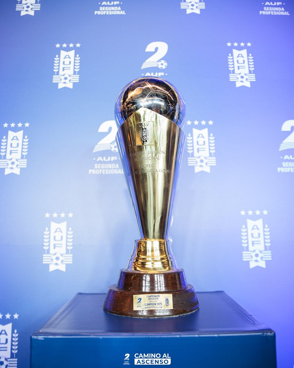 El trofeo de la Segunda División