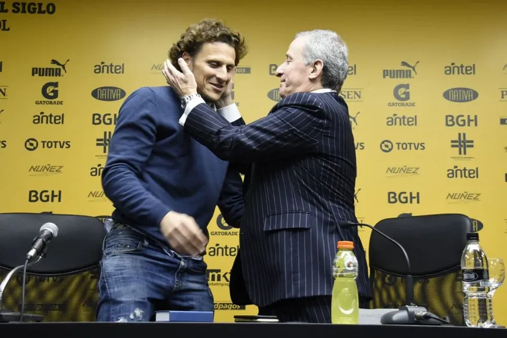 El saludo de Damiani a Diego Forlán