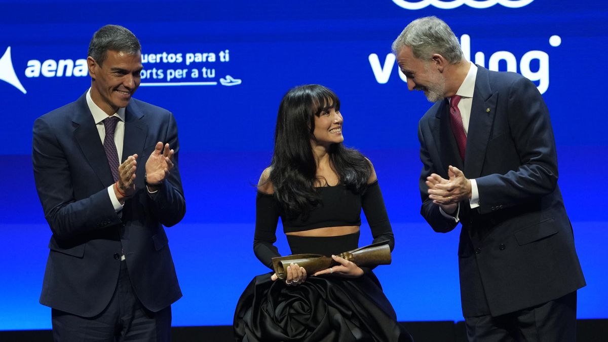 El rey Felipe VI y Aitana, virales: estallan en las redes por una selfie  real