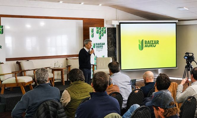 Zafra agrícola: Raizar Agro presentó una propuesta integral para beneficio de los productores (en la foto, Juan Alzugaray, gerente comercial de la compañía).