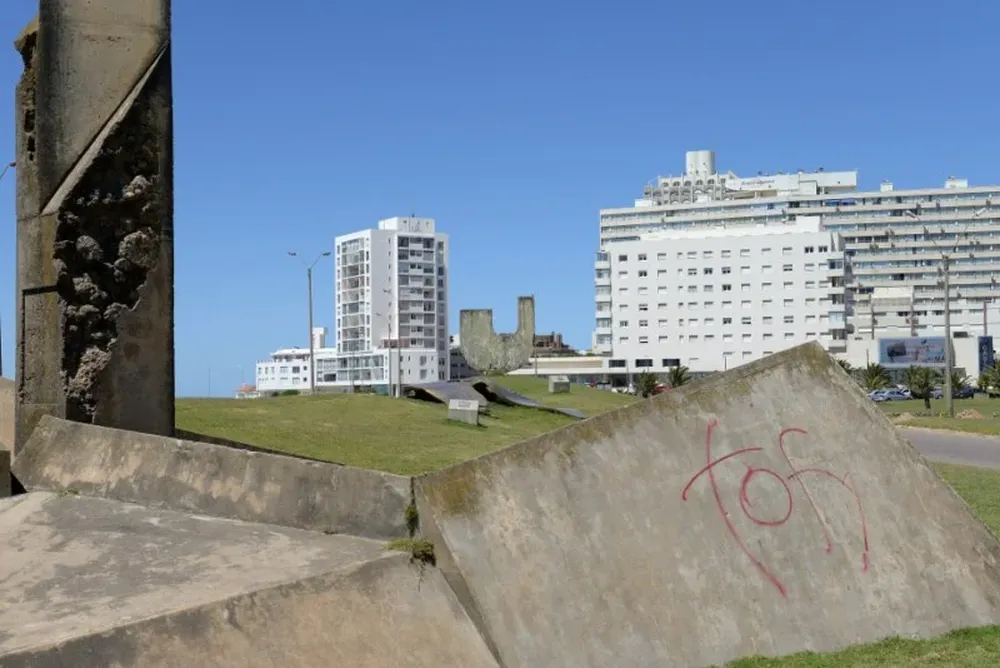 Obeslisco, de Jacques Bedel