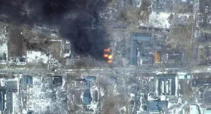 Edificios destruidos en Mariúpol. Las autoridades de la ciudad afirmaron que los ataques rusos han dejado al menos 2.400 civiles muertos.