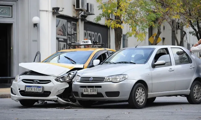 Los chapistas están desbordados porque no tienen repuestos para avanzar con las reparaciones.