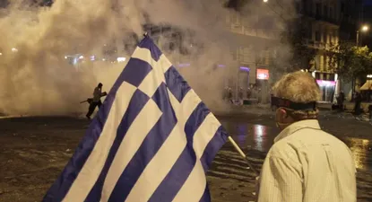 Un manifestante en Atenas