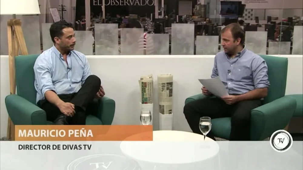 Mauricio Peña es el director de Divas TV, el primer canal porno uruguayo. Además, es dueño de varios prostíbulos y de un sexshop online. Algunos lo llaman el zar del sexo pero ese título no le quita el sueño ni le emociona, según dijo Peña en una entrevista con Mariano López.Al haber renovado el negocio del sexo, puede que sea pionero, pero no sé si zar, dijo Peña, quien estudió Derecho cuatro años antes de empezar a dedicarse al negocio del sexo.La entrevista completa, aquí.