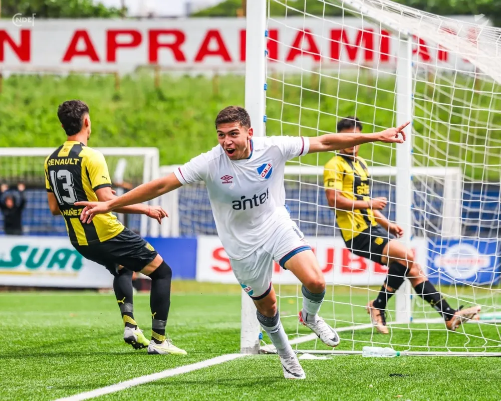 El festejo de Lucas Sanabria en su gol ante Peñarol
