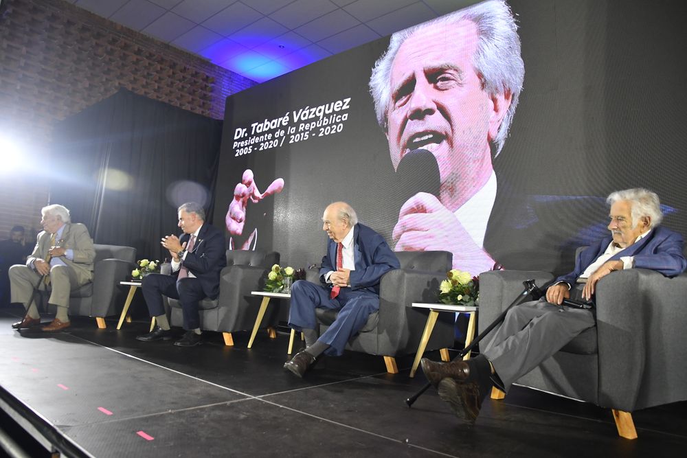 40 años de democracia, casa del Partido Colorado.