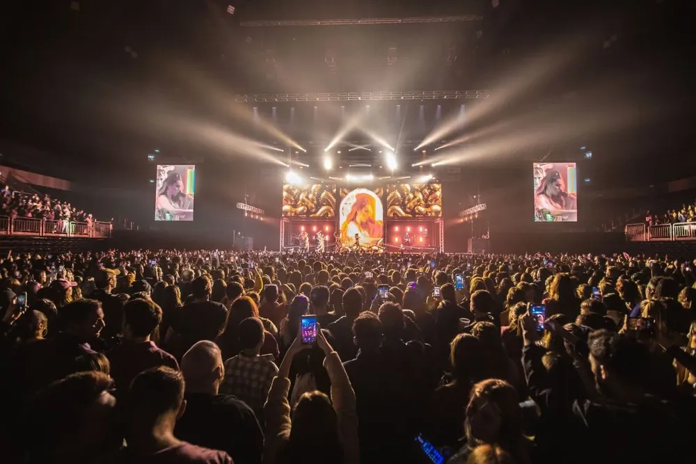 Lali Espósito llegó a Uruguay con su Disciplina Tour