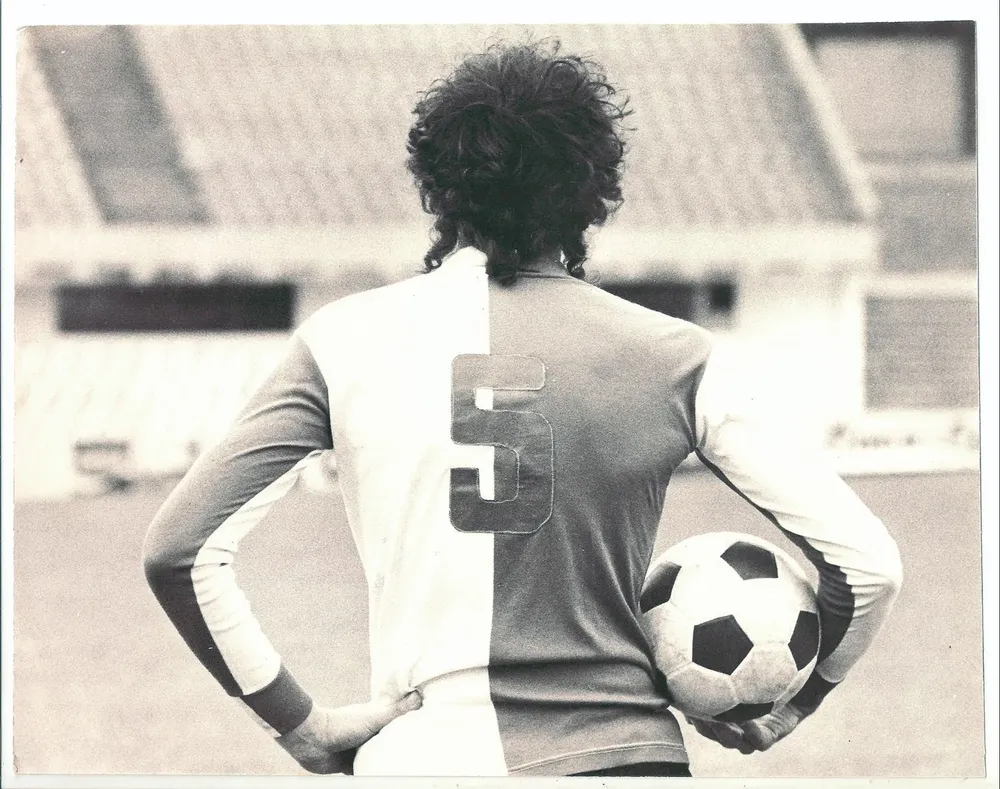 Imagen de la sesión de la portada de Mediocampo, de 1984