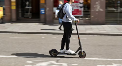Polémica en Madrid: Almeida prohíbe el alquiler de patinetes eléctricos al revocarle el permiso a las tres concesionarias