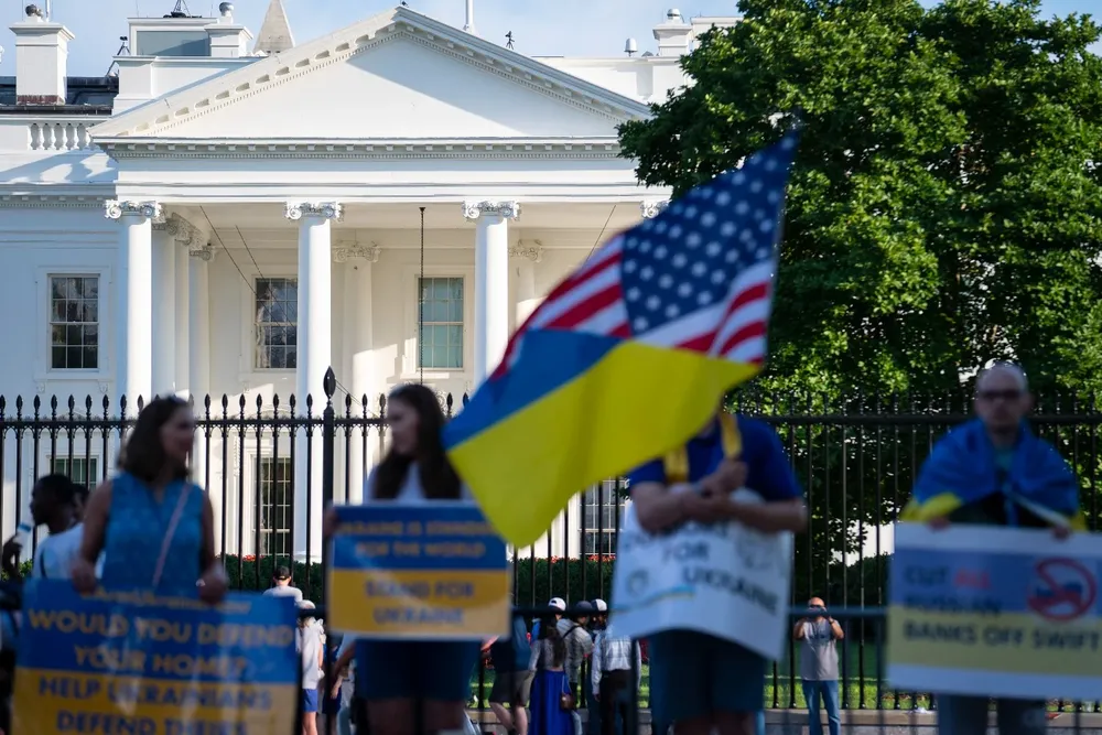 Carteles en apoyo a Ucrania en Washington, Dc. 10 de julio de 2022