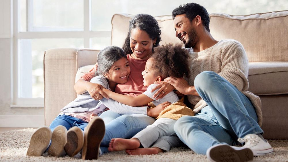 La crianza de bebés humanos con cerebros grandes y de desarrollo lento hizo de la monogamia la opción más viable para los humanos.