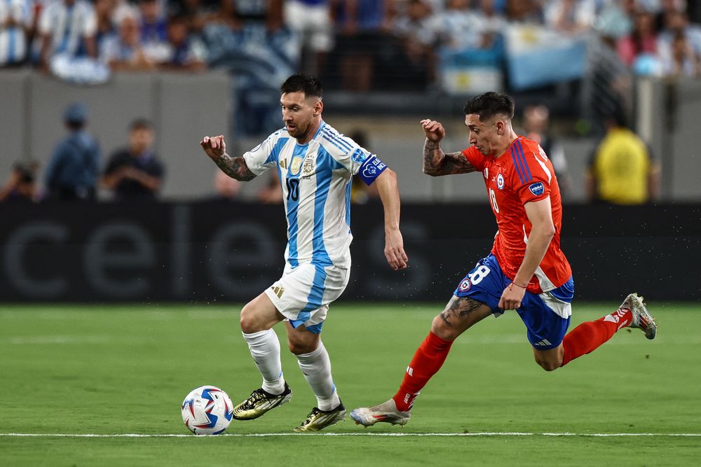 Lionel Messi y Rodrigo Echeverría