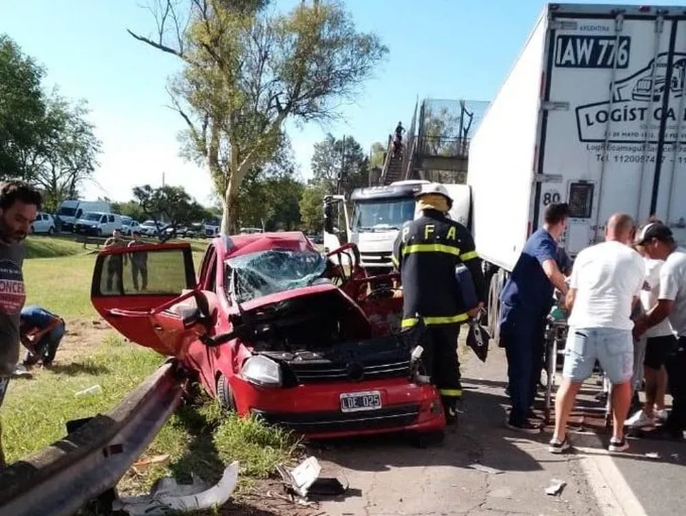 Brutal choque en la autopista a Cañuelas