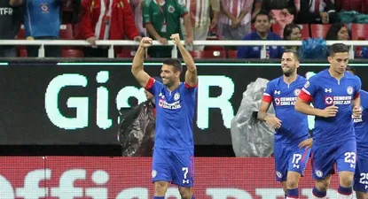 Cauteruccio festeja un gol en México