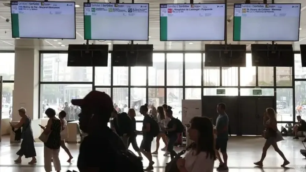 Las pantallas de la estación de Sants en Barcelona