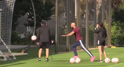 El guardaespaldas de Lionel Messi mostró sus dotes con la pelota