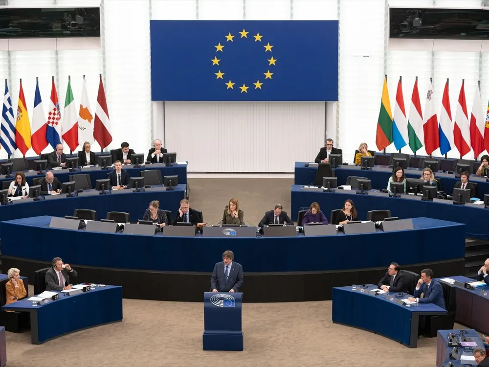 Carles Puigdemont comparece ante el Parlamento Europeo, frente al Presidente del Gobierno Pedro Sánchez en la recta final de la presidencia española de la UE,