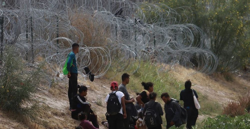 Inmigrantes en el cruce en Juárez y El Paso