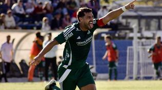 Guillermo Cotugno de Racing grita su golazo ante Cerro Largo por el Torneo Apertura