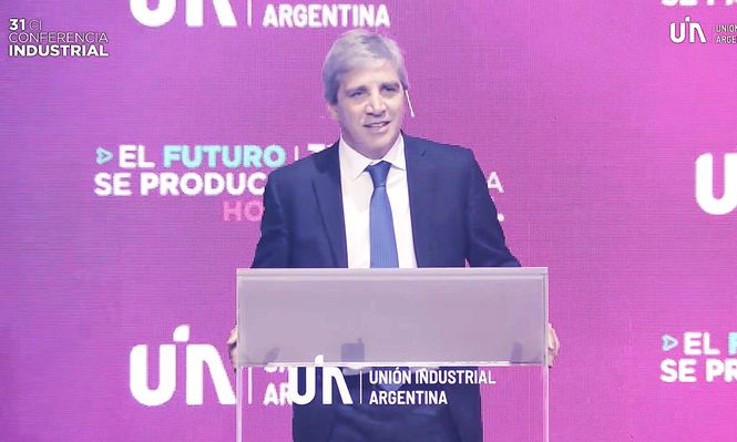 Luis Caputo en la 31° Conferencia Industrial.