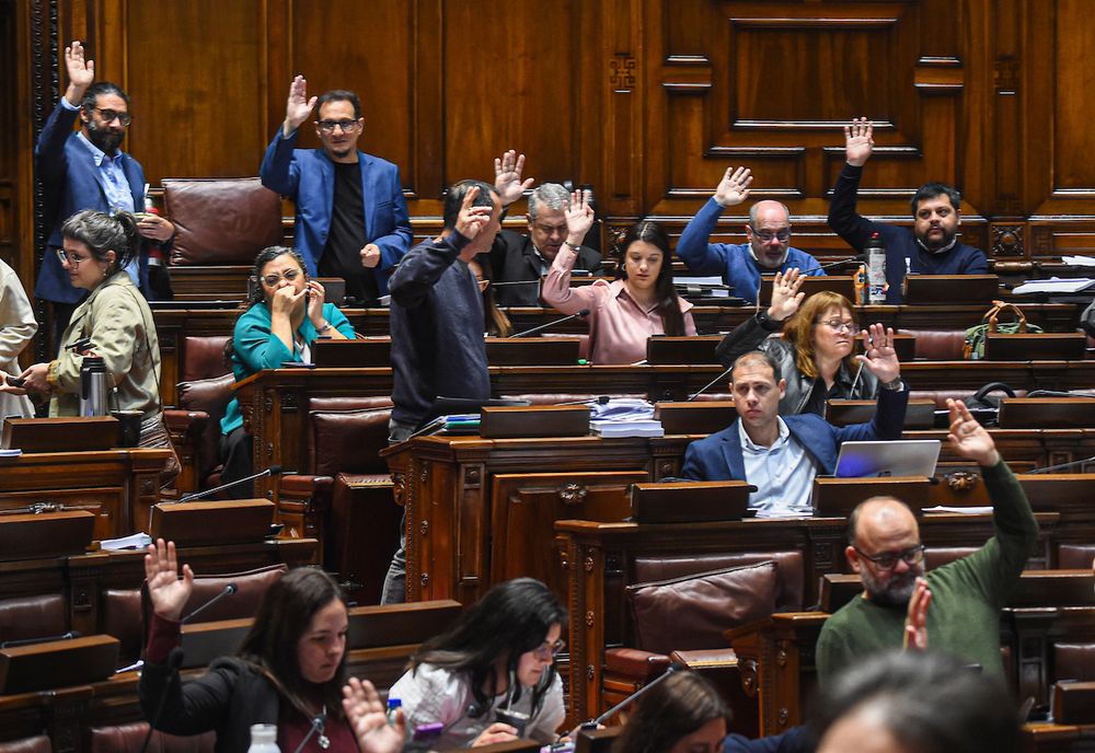Bancada del Frente Amplio durante la votación del proyecto de Presupuesto
