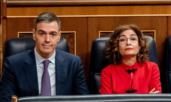 Pedro Sánchez y María Jesús Montero