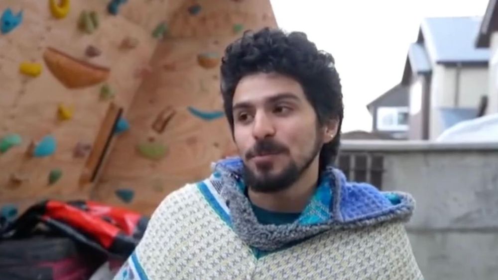 Adrián Simancas celebraba su cumpleaños navegando en kayak cuando fue atrapado por la ballena.