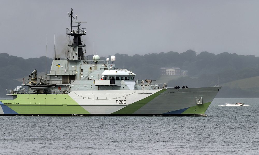 HMS Severn, una de las tres OPV de la Marina Real británica que Uruguay considera adquirir