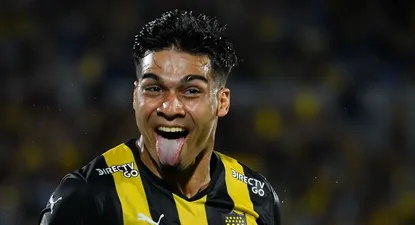 Arezo es el hombre gol de los carboneros